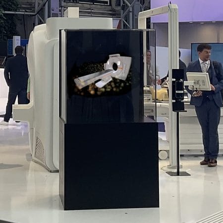 ESTRO_SH-Hologram_Messe, Interaktive Hologramme